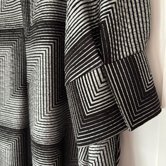 Saint Gil Paris Geometric Cocktail/Evening 3/4 Sleeve Jacket in Black and White - Picture 4 of 7